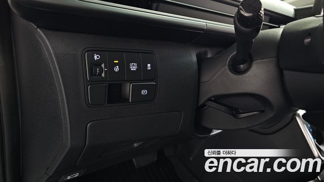 Hyundai Staria 2025 — photo 22