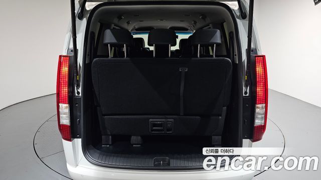 Hyundai Staria 2025 — photo 26