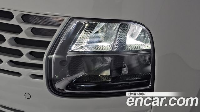 Hyundai Staria 2025 — photo 8