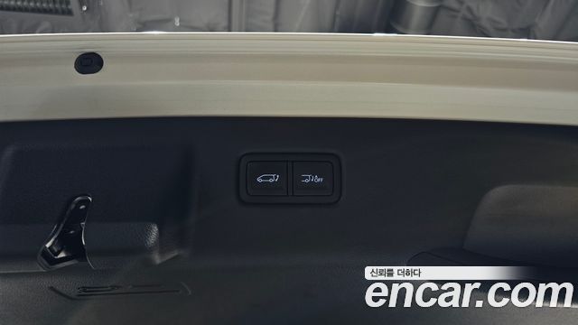 Hyundai Staria 2025 — photo 27
