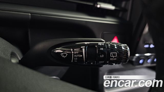 Hyundai Staria 2025 — photo 32