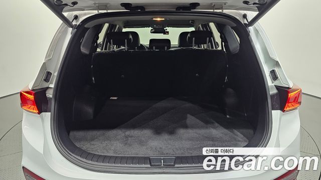 Hyundai Santafe 2019 — photo 31