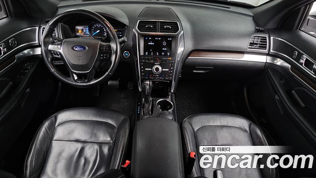 Ford Explorer 2018 — photo 10