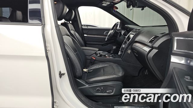 Ford Explorer 2018 — photo 18