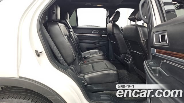 Ford Explorer 2018 — photo 19