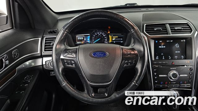 Ford Explorer 2018 — photo 20