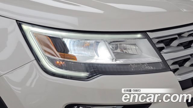 Ford Explorer 2018 — photo 8