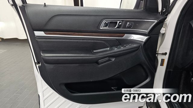 Ford Explorer 2018 — photo 14