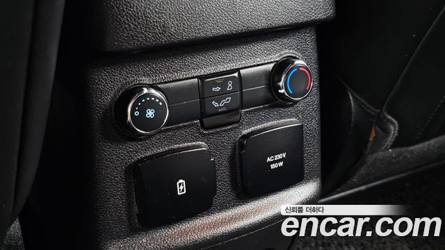 Ford Explorer 2018 — photo 32