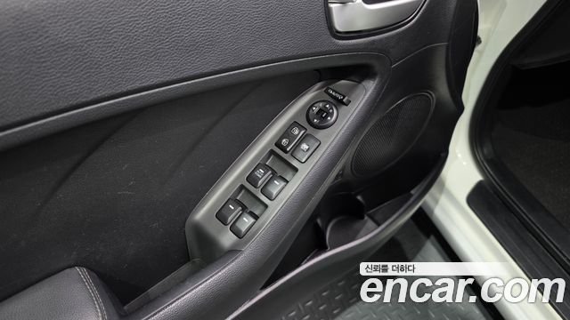 Kia K3 2018 — photo 20