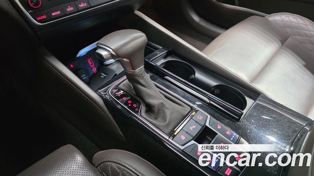 Kia K7 2018 — photo 9