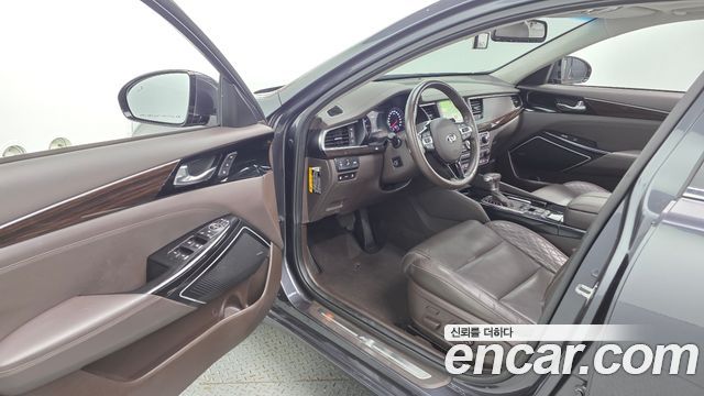 Kia K7 2018 — photo 10