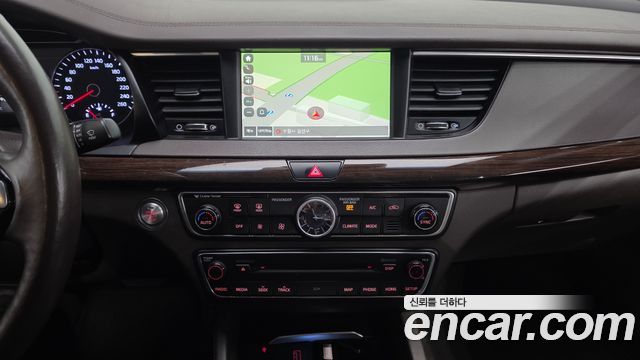 Kia K7 2018 — photo 13