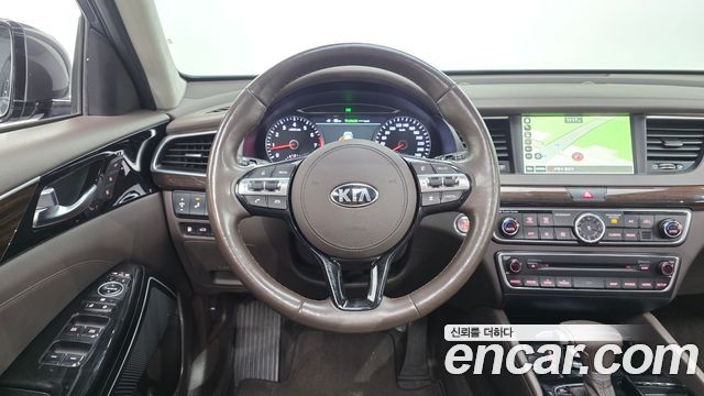 Kia K7 2018 — photo 14