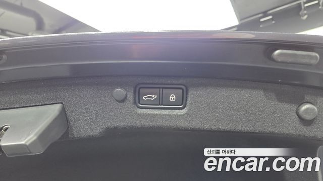 Kia K7 2018 — photo 16