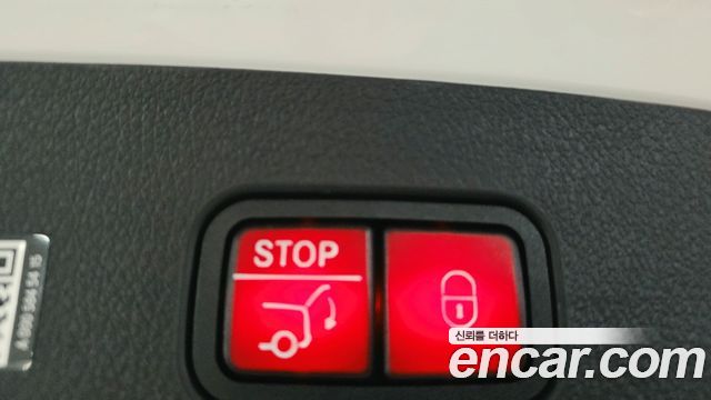 Mercedes-Benz GLC-Class 2026 — photo 12