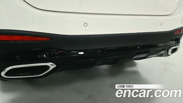 Mercedes-Benz GLC-Class 2026 — photo 13