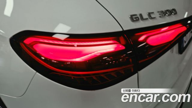 Mercedes-Benz GLC-Class 2026 — photo 14