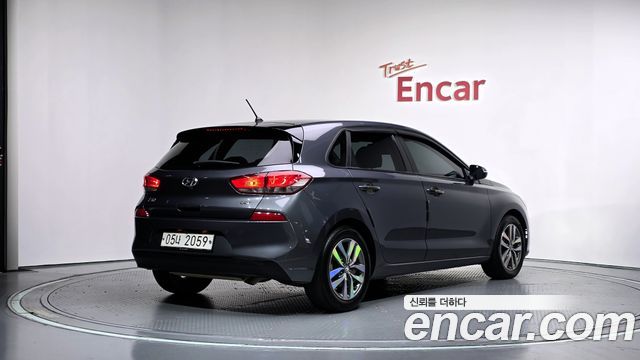 Hyundai i30 2018 — photo 2