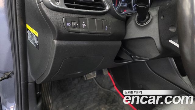 Hyundai i30 2018 — photo 18
