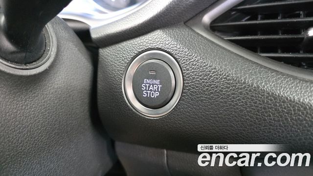 Hyundai i30 2018 — photo 19