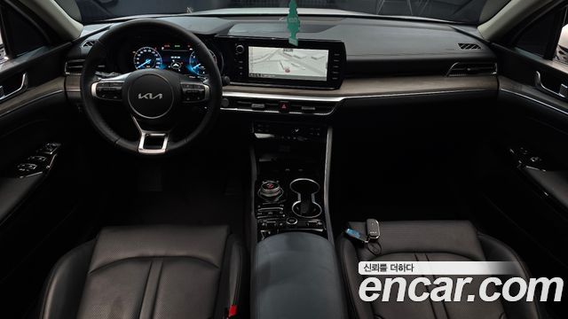 Kia K5 2023 — photo 10