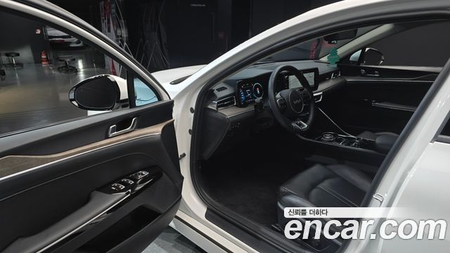 Kia K5 2023 — photo 13