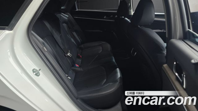 Kia K5 2023 — photo 17