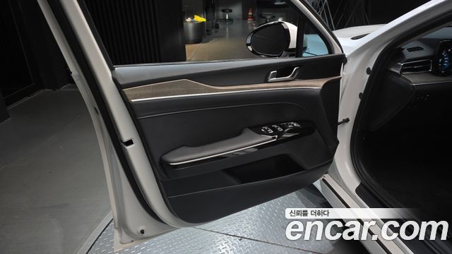 Kia K5 2023 — photo 14