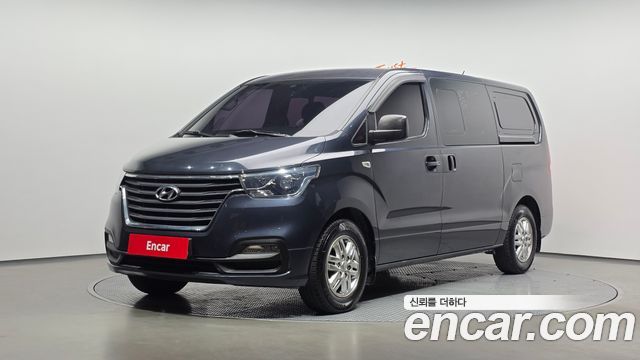 Hyundai Starex 2019 — photo 1