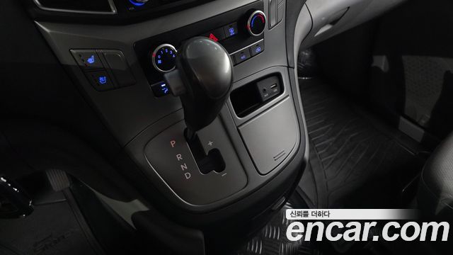 Hyundai Starex 2019 — photo 9