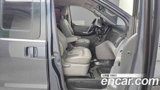 Hyundai Starex 2019 — photo 11