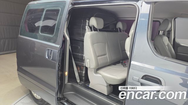 Hyundai Starex 2019 — photo 12