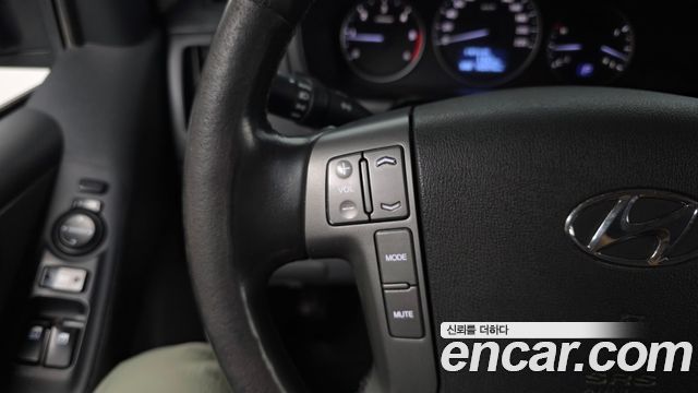 Hyundai Starex 2019 — photo 17