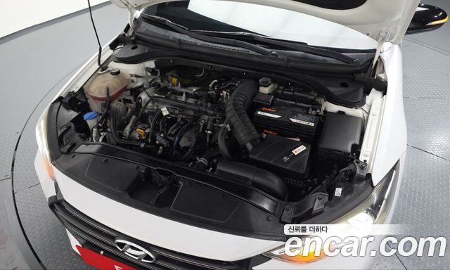 Hyundai AVANTE 2017 — photo 6