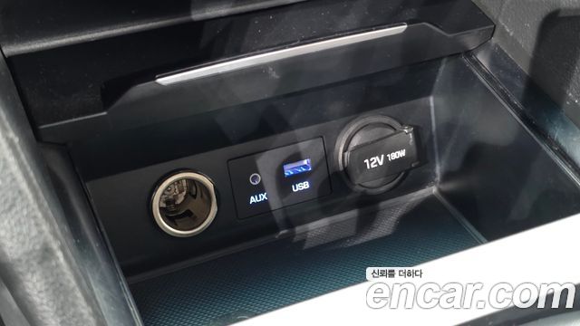 Hyundai AVANTE 2017 — photo 19