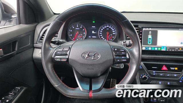 Hyundai AVANTE 2017 — photo 21