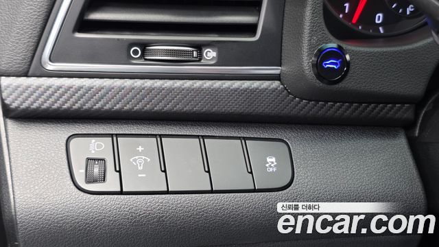 Hyundai AVANTE 2017 — photo 26