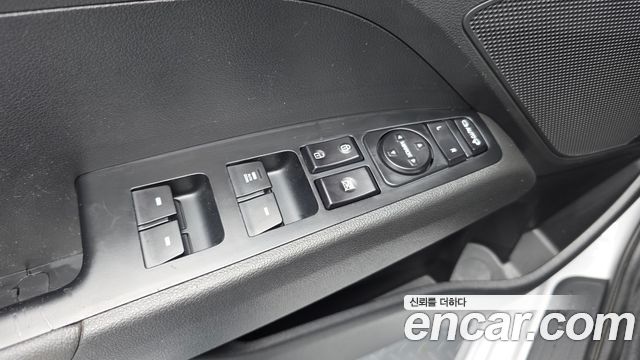 Hyundai AVANTE 2017 — photo 27
