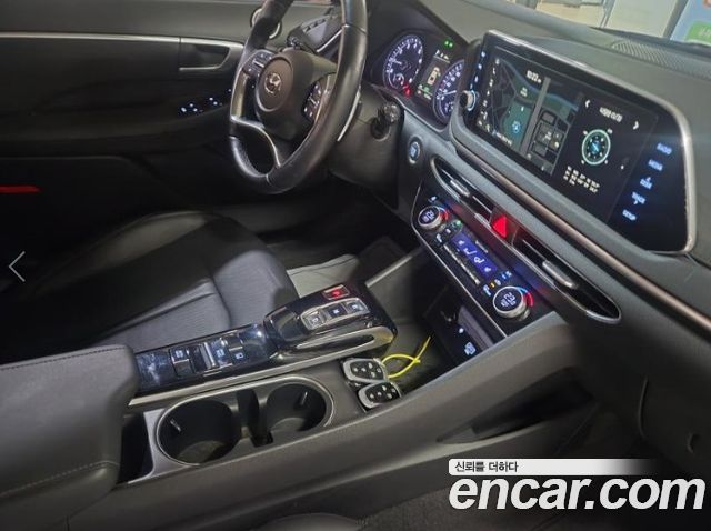 Hyundai Sonata 2022 — photo 17