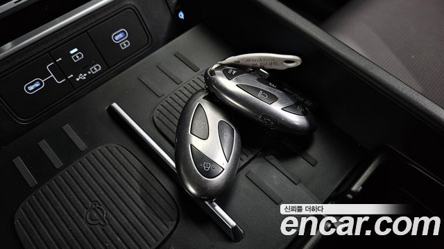 Hyundai Santafe 2024 — photo 27