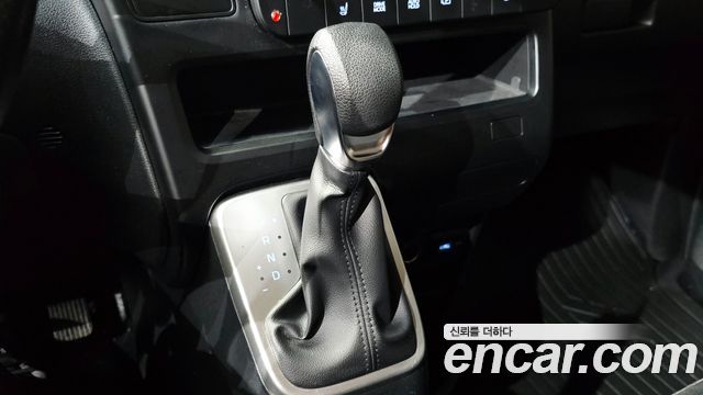 Hyundai Staria 2022 — photo 12