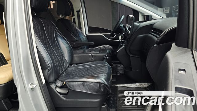 Hyundai Staria 2022 — photo 24