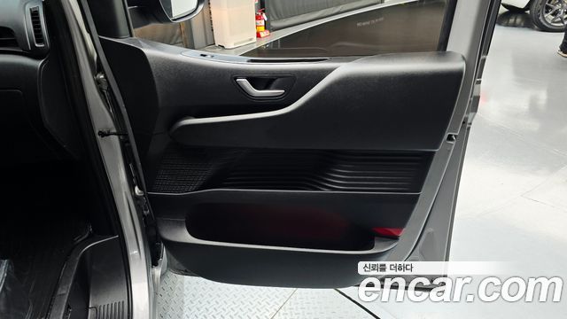 Hyundai Staria 2022 — photo 15