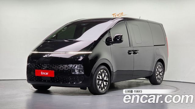 Hyundai Staria 2023 — photo 1