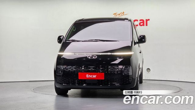 Hyundai Staria 2023 — photo 3
