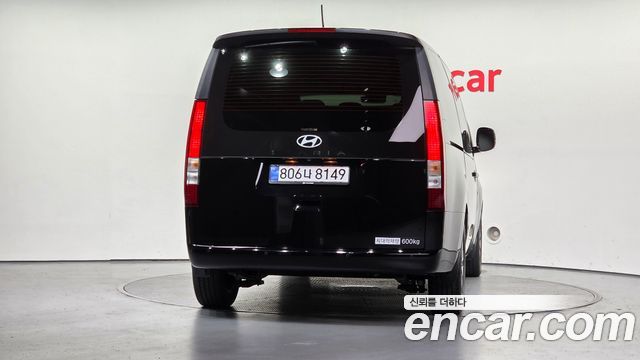 Hyundai Staria 2023 — photo 4