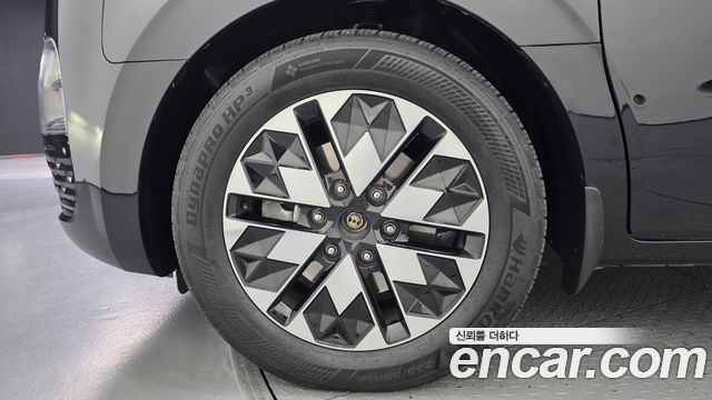 Hyundai Staria 2023 — photo 5