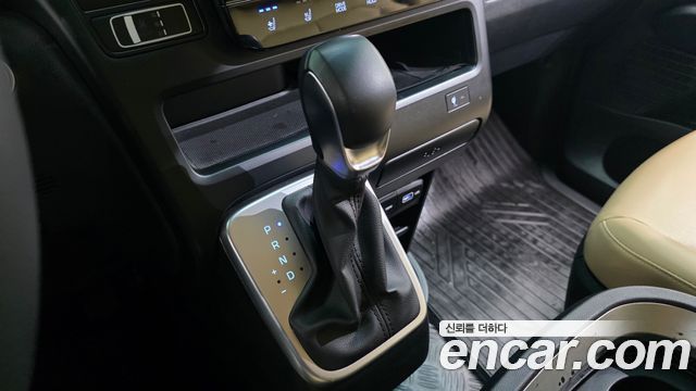 Hyundai Staria 2023 — photo 9