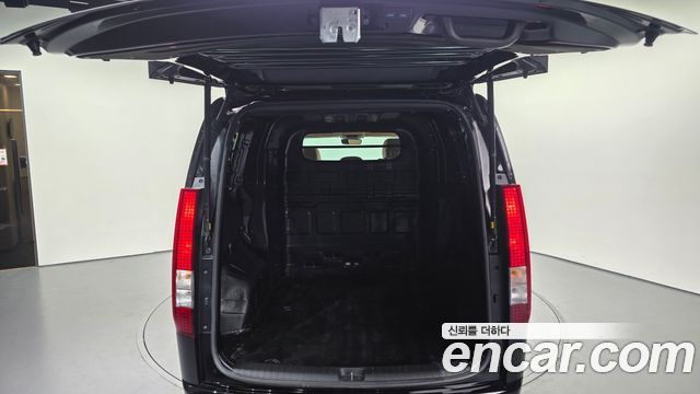 Hyundai Staria 2023 — photo 20